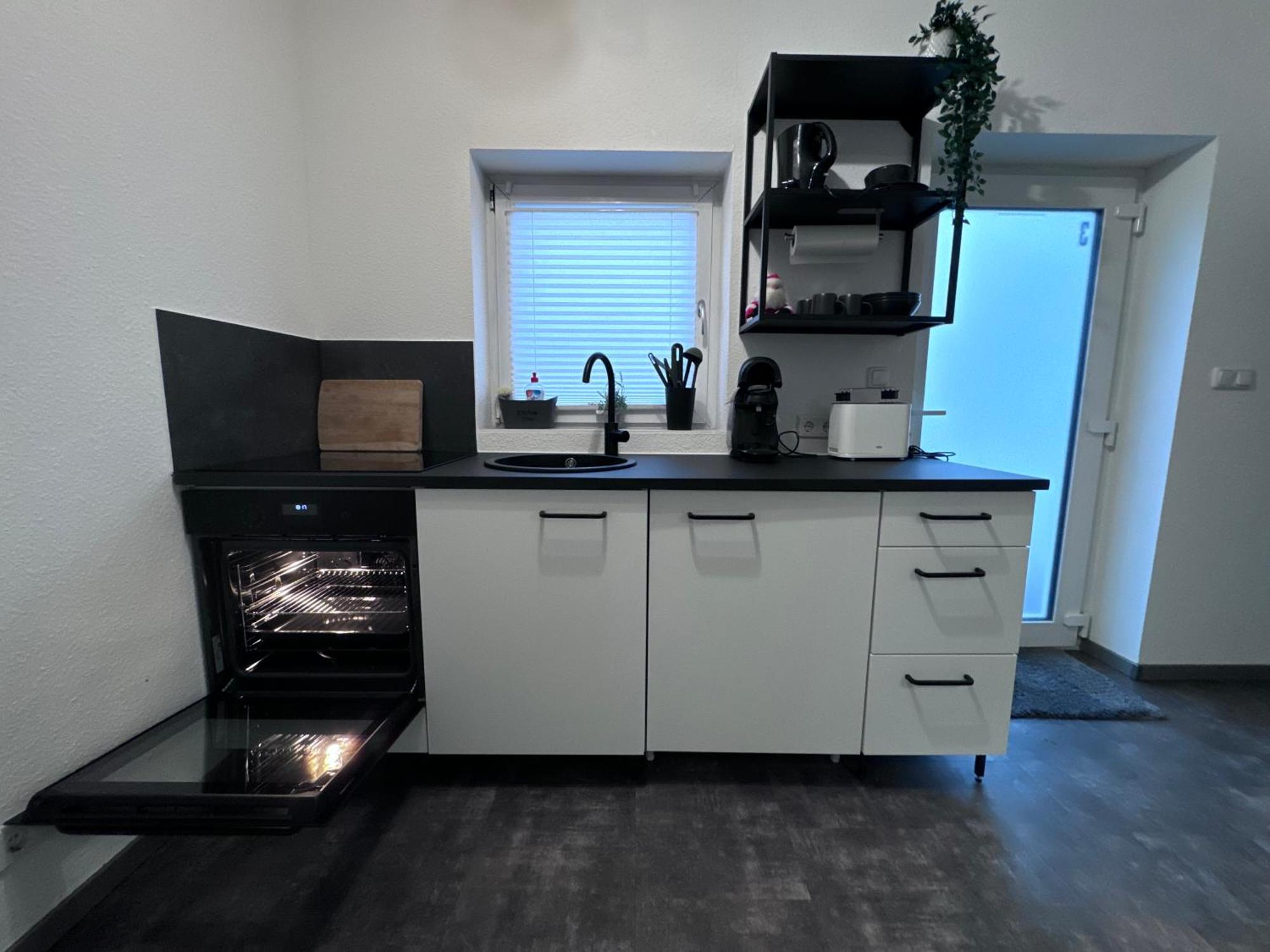 Barrierefrei - 24std-check-in Kontaktlos - Kingsize Bed - W-lan - Parkplatz W 3 Apartment Bueckeburg
