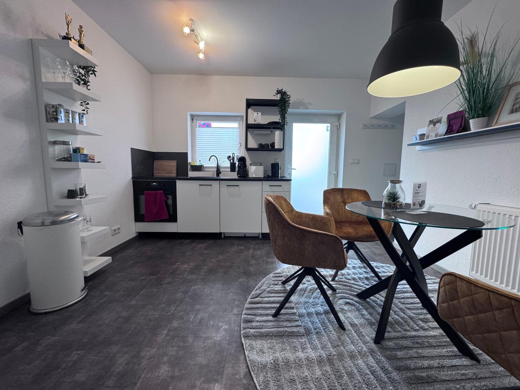 Barrierefrei - 24std-check-in Kontaktlos - Kingsize Bed - W-lan - Parkplatz W 3